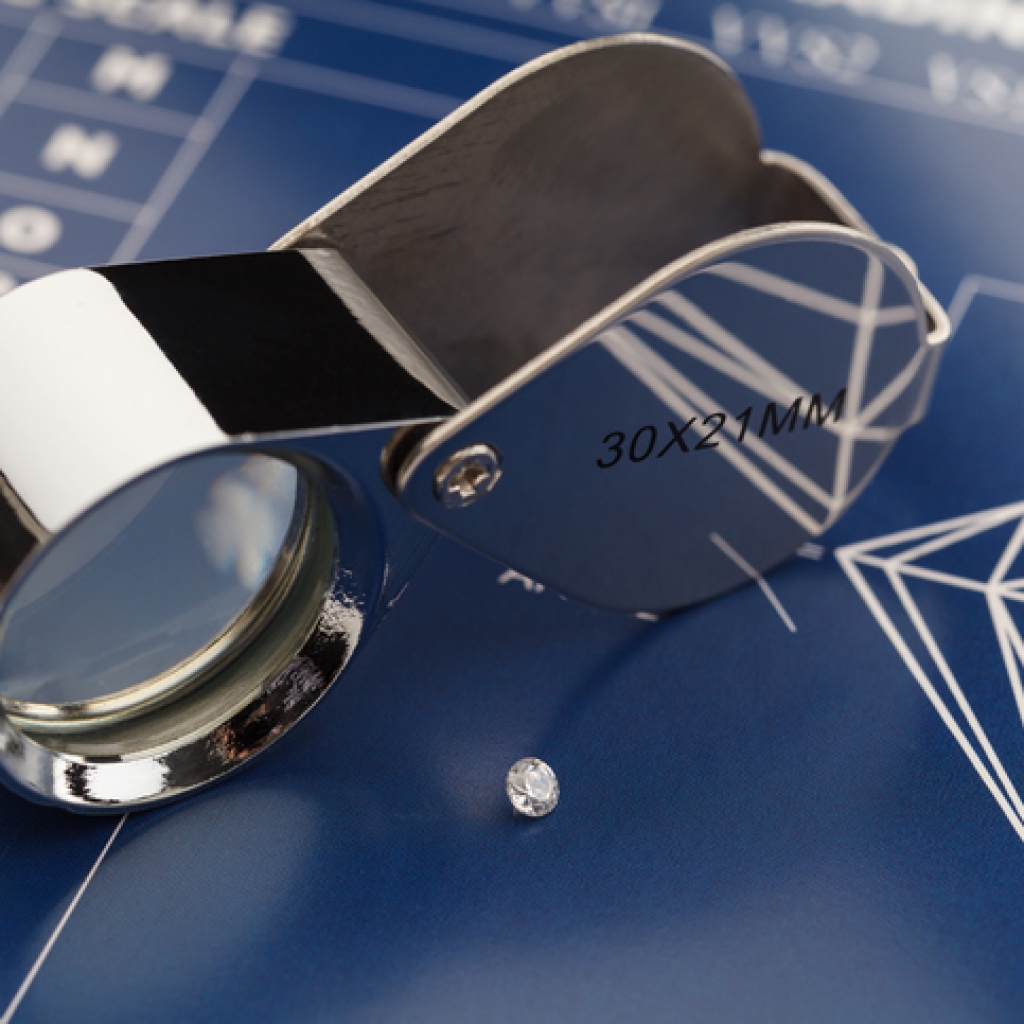 How to Tell if Diamonds Are Real in a Bracelet: Expert Testing Methods in Singapore