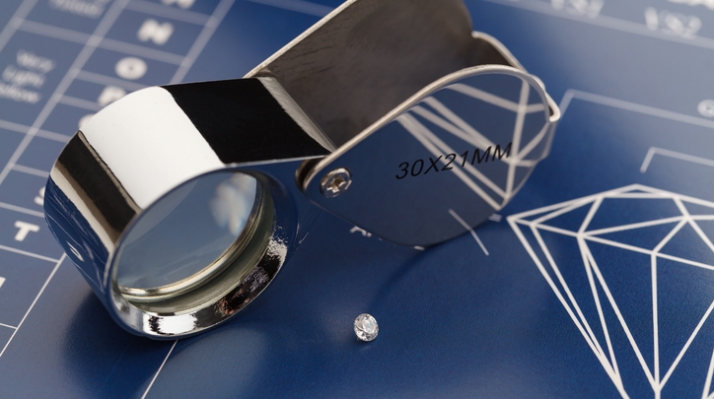 Here’s How Diamond Fluorescence Affects Price And Color