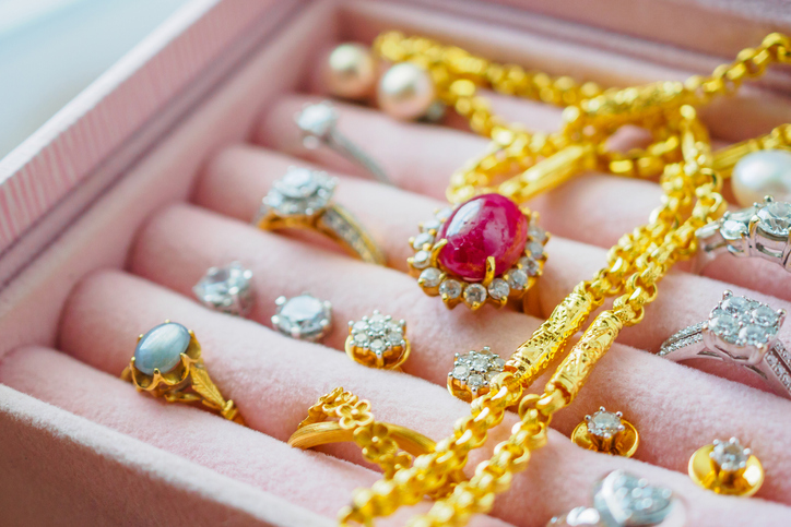 Guide for selling gold and diamonds