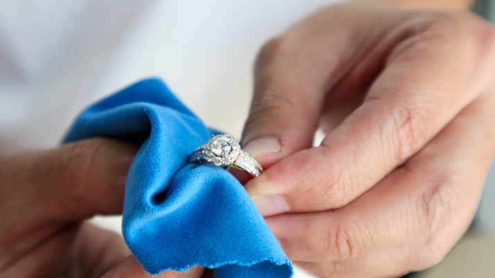 Sell Diamond Ring - Get the Proper Value for Your Rings