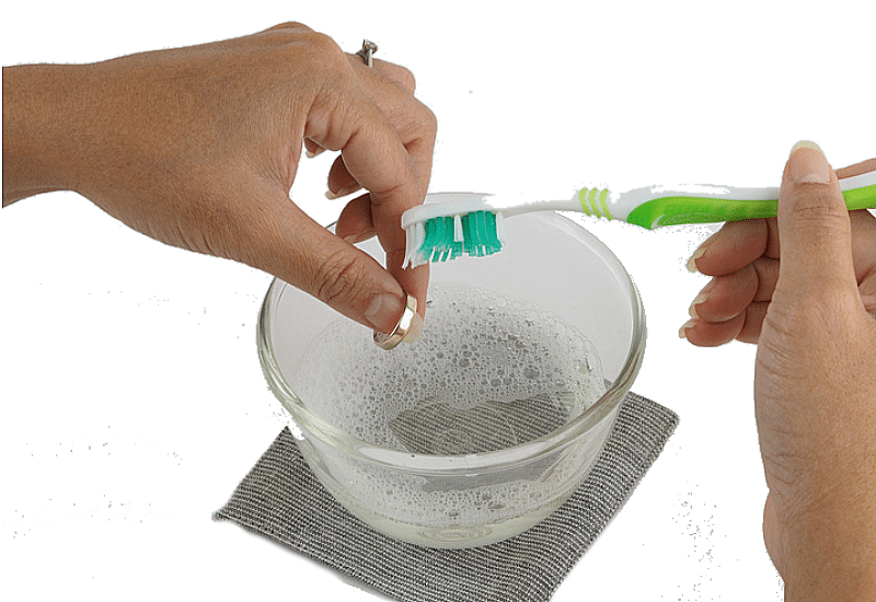 How To Clean Gold Jewelry