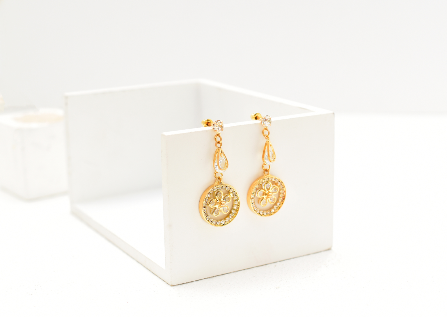 gold earrings